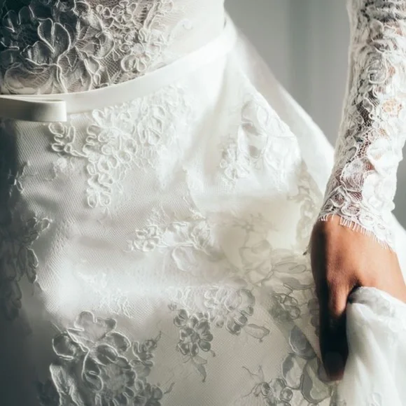 Klienfeld's Pnina Tornai: Love Collection Wedding Dress- Long sleeve- LIKE NEW!